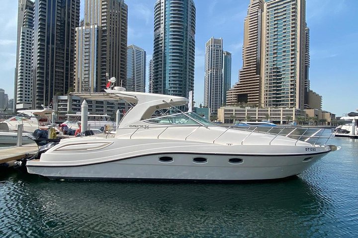 yacht rental in Dubai