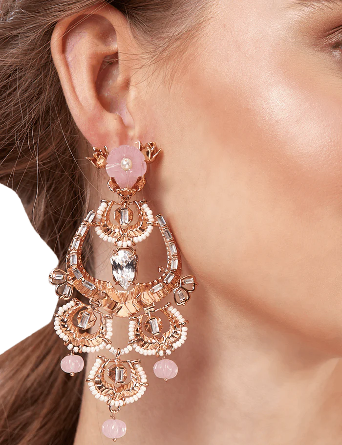Choosing the Right Wedding Earrings: A Bride’s Guide